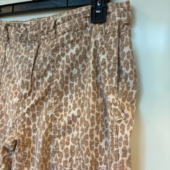 Anthropologie Wanderer Cropped Utility Pants Animal Print Size 28 - Picture 5 of 13